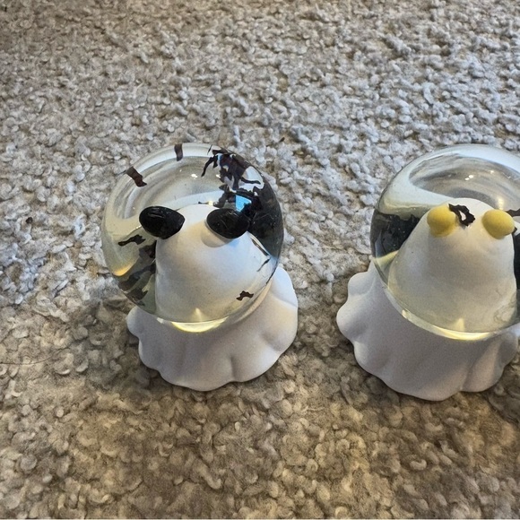Disney Mini Snow Globe Set NEW Mickey Minnie Pooh Halloween Bats Decor - Picture 5 of 5